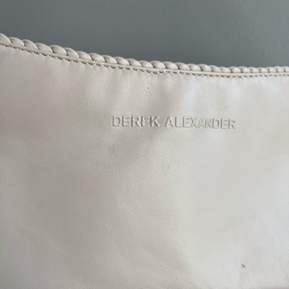 Vintage Derek Alexander Shoulder Bag in a light Cream colour - Picture 7 of 10